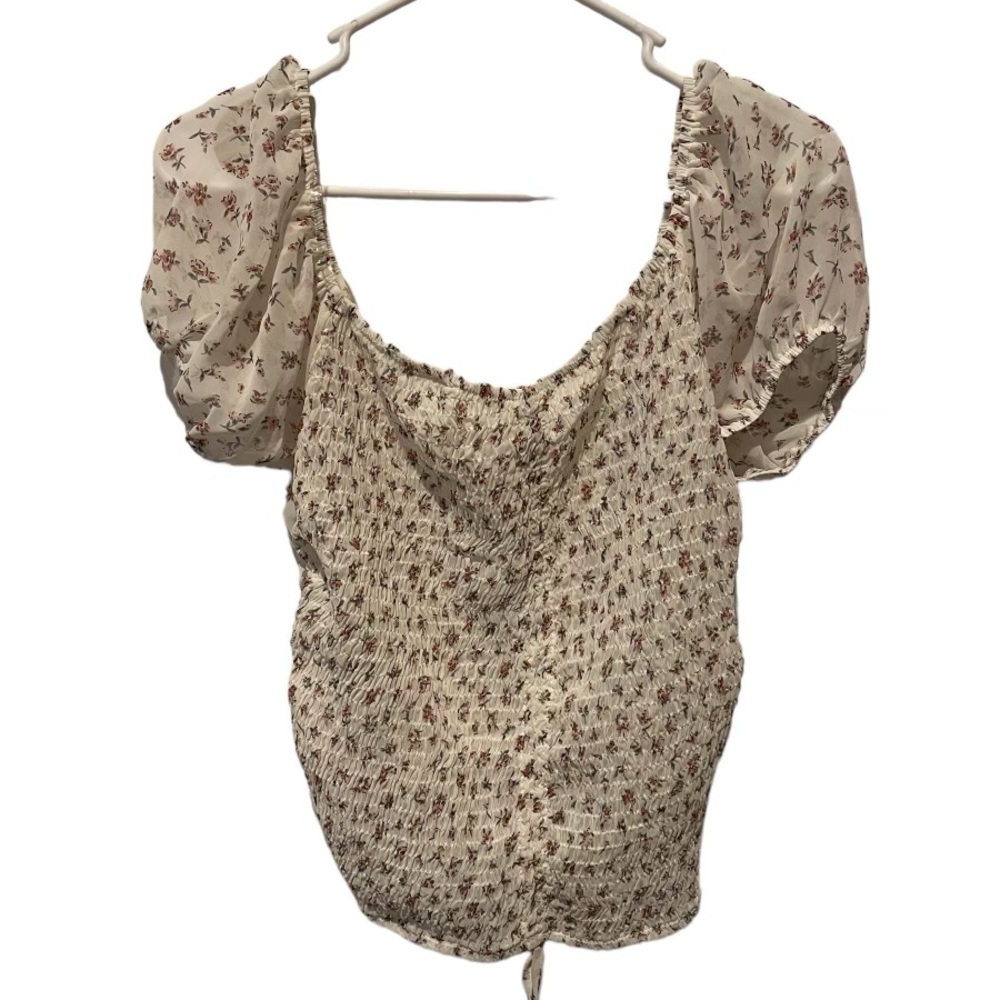 Blush J. Cropped dressed up blouse. Ladies size L